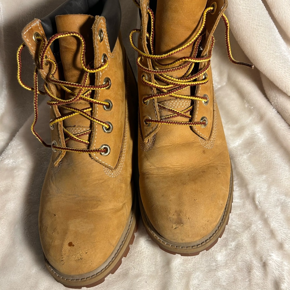 Timberland Tan Leather Lace-Up Boots